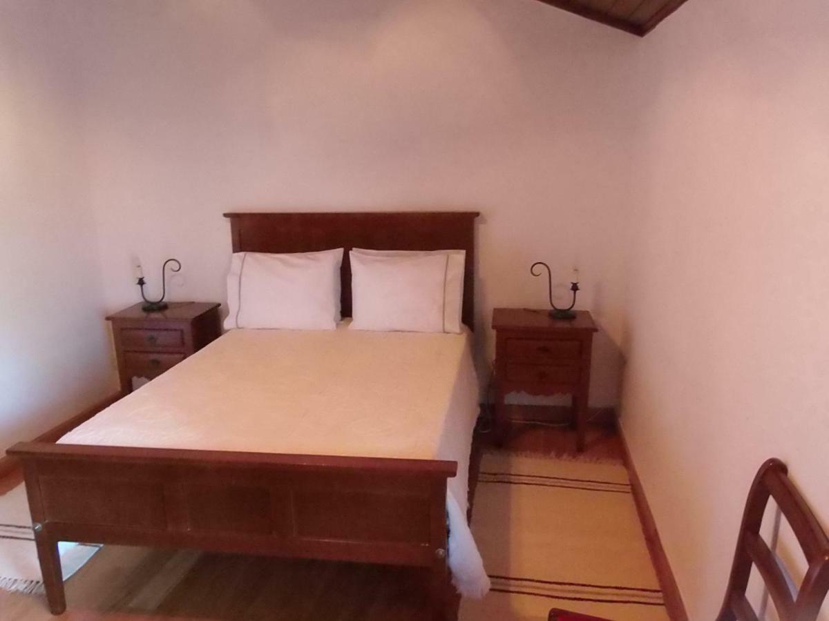Casa Dona Urraca Hotel Vilarinho da Castanheira Bagian luar foto