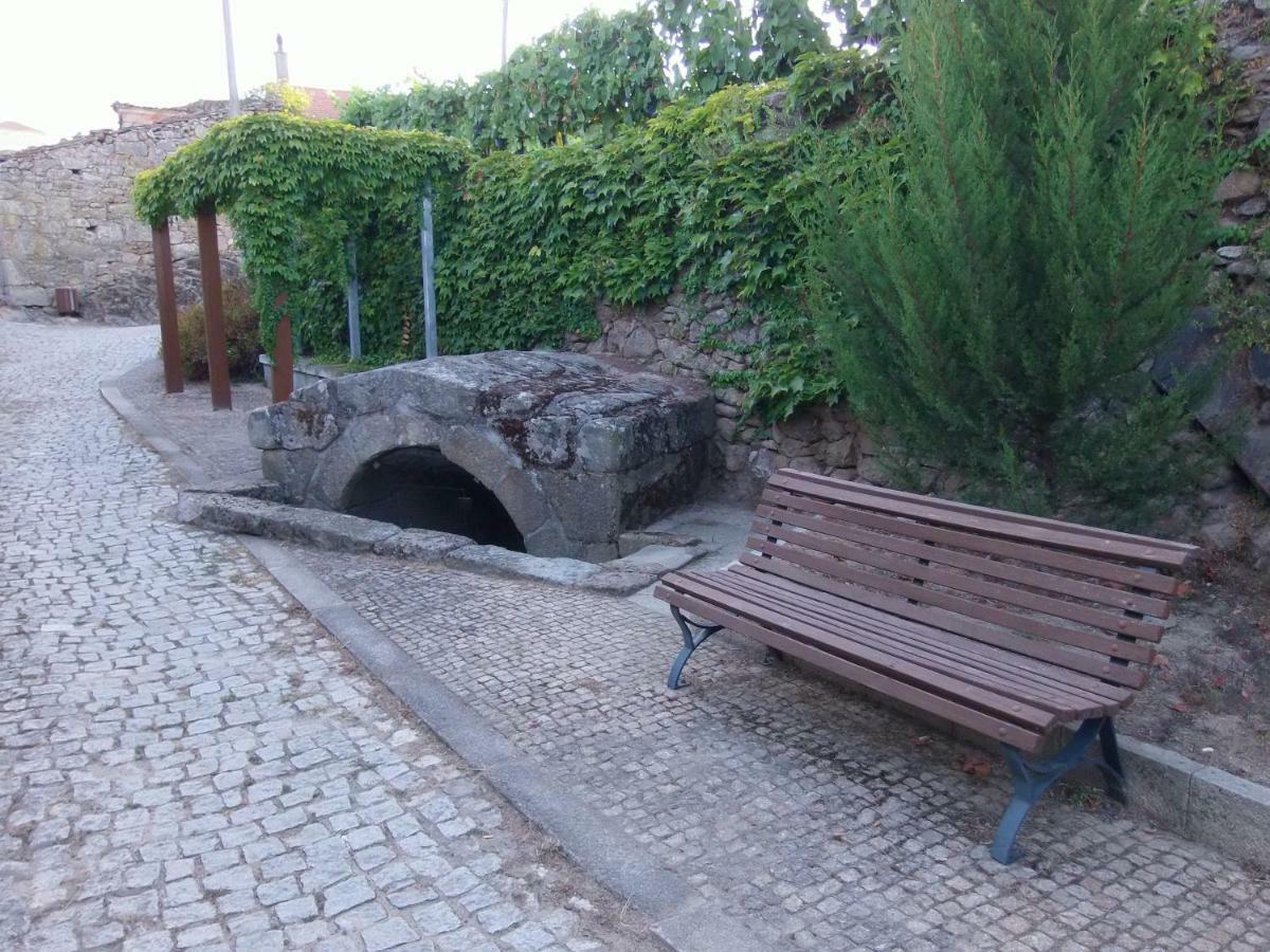 Casa Dona Urraca Hotel Vilarinho da Castanheira Bagian luar foto
